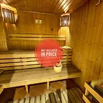 Belvedere Club H70 Apartman *